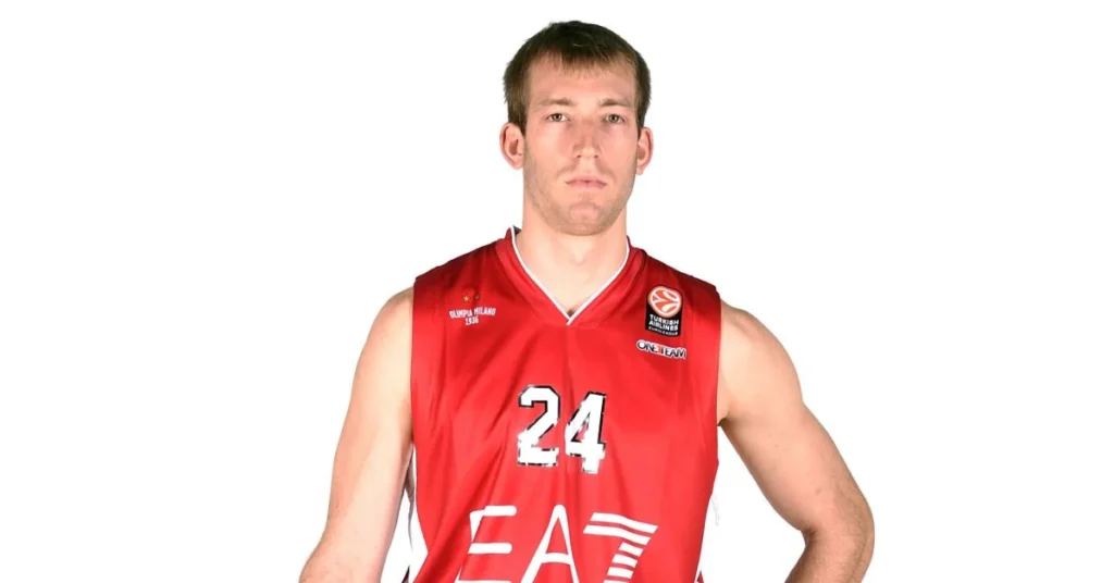 Robbie Hummel’s height, weight, and measurements