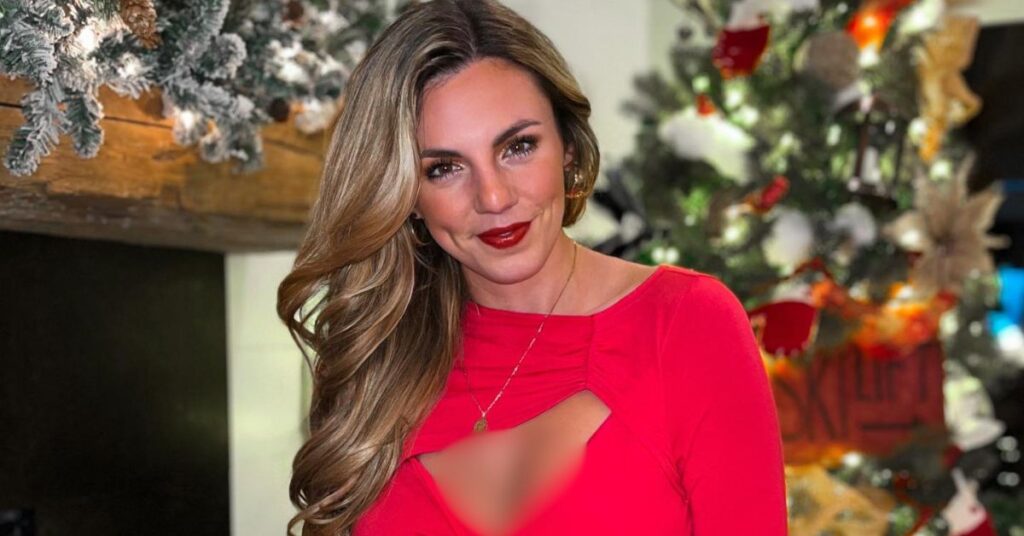 What is Annie Agar’s net worth and salary?